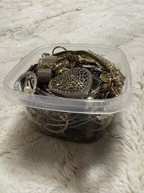 Mystery jewelry bundle in a mixture of gold and silver metals